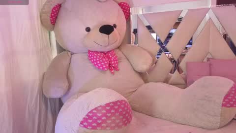 Snapshot of kenndal_tay chatting on 05.16.26 kenndal_tay online show from 05.16.26