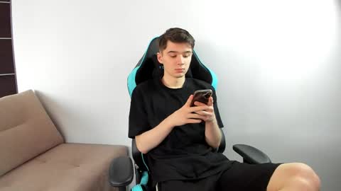 Snapshot of kennedy_max chatting on 06.04.26 kennedy max online show from 06.04.26