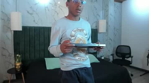 Snapshot of kenny_thompson_ chatting on 02.26.26 Kenny Thompson online show from 02.26.26