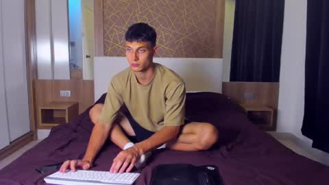 Snapshot of kenter_parker chatting on 02.09.25 Peter online show from 02.09.25