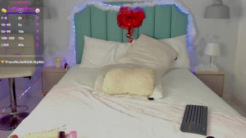 Snapshot of kentha_mitchells chatting on 12.15.24 kentha_mitchells online show from 12.15.24