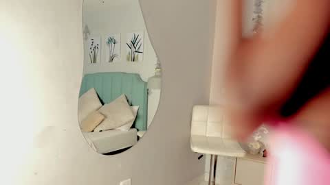 Snapshot of kentha_mitchells chatting on 01.24.25 kentha_mitchells online show from 01.24.25