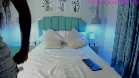 Snapshot of kentha_mitchells chatting on 01.31.25 kentha_mitchells online show from 01.31.25