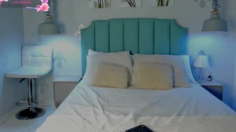 Snapshot of kentha_mitchells chatting on 02.12.25 kentha_mitchells online show from 02.12.25