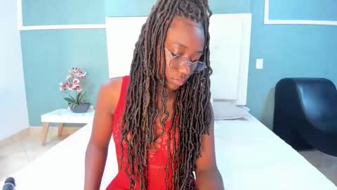 Snapshot of kentha_mitchells chatting on 09.11.25 kentha_mitchells online show from 09.11.25