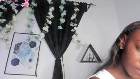 Snapshot of kentha_mitchellss chatting on 05.13.26 KENTHA online show from 05.13.26