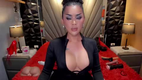 CrimsonWhisper online show from 10.11.25