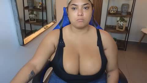 Snapshot of kenya_buhle chatting on 03.12.26 Kenya Buhle online show from 03.12.26