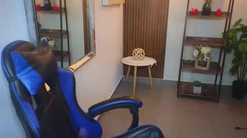 Snapshot of kenya_buhle chatting on 03.26.26 Kenya Buhle online show from 03.26.26