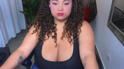 Snapshot of kenya_buhle chatting on 05.11.26 Kenya Buhle online show from 05.11.26