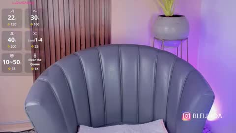 Keny Kitty  Onlyfans Kenayfoxx online show from 10.20.25