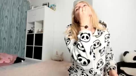 Kenzie online show from 10.11.25