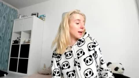 Kenzie online show from 10.12.25