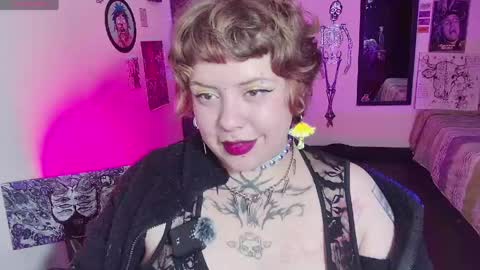 Snapshot of kenziesharik chatting on 05.31.26 Kenzie online show from 05.31.26
