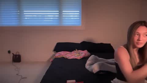 kenziesmithh online show from 09.18.25