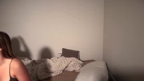 kenziesmithh online show from 09.19.25