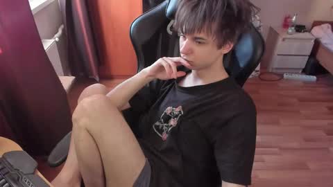 Snapshot of keorinav chatting on 02.15.26 Looking for a moderator I PVT IS OPEN online show from 02.15.26