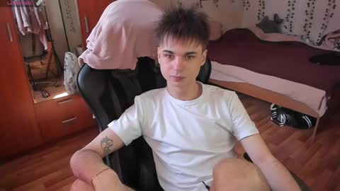 Snapshot of keorinav chatting on 05.18.26 Looking for a moderator I PVT IS OPEN online show from 05.18.26