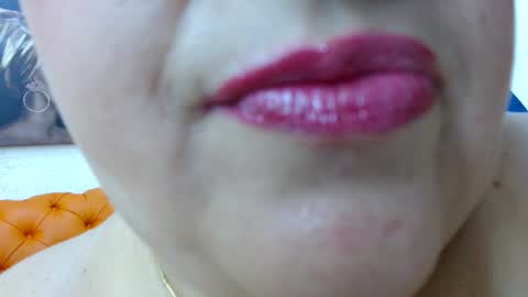 Snapshot of kerly_doll chatting on 01.09.25 K E R L Y online show from 01.09.25