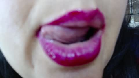 Snapshot of kerly_doll chatting on 01.15.25 K E R L Y online show from 01.15.25