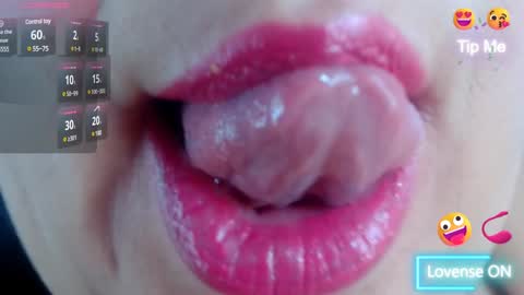 Snapshot of kerly_doll chatting on 01.22.25 K E R L Y online show from 01.22.25