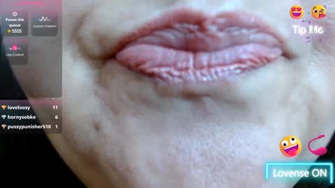 Snapshot of kerly_doll chatting on 01.26.25 K E R L Y online show from 01.26.25