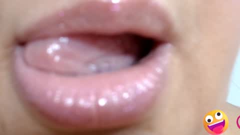 Snapshot of kerly_doll chatting on 01.28.25 K E R L Y online show from 01.28.25