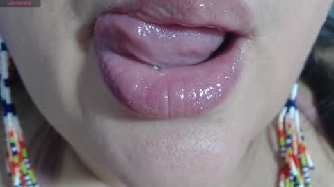 Snapshot of kerly_doll chatting on 01.31.25 K E R L Y online show from 01.31.25