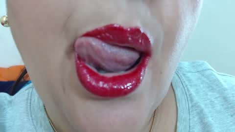 Snapshot of kerly_doll chatting on 02.13.25 K E R L Y online show from 02.13.25