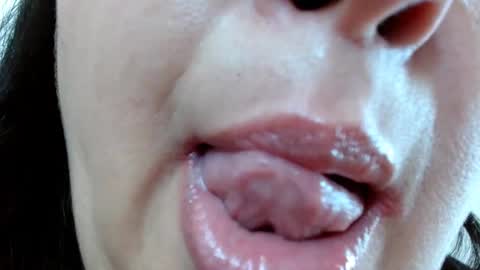 Snapshot of kerly_doll chatting on 03.01.25 K E R L Y online show from 03.01.25