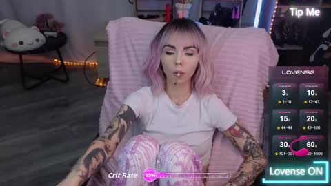 Snapshot of kerry_kirk chatting on 11.07.25 Kerry online show from 11.07.25