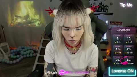 Snapshot of kerry_kirk chatting on 12.21.25 Kerry online show from 12.21.25