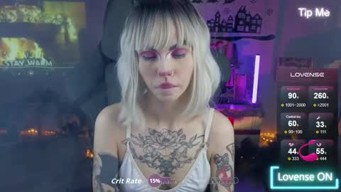 Snapshot of kerry_kirk chatting on 12.22.25 Kerry online show from 12.22.25