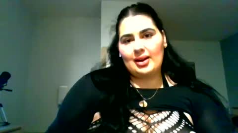 Snapshot of ketchupppp27 chatting on 02.11.25 Sasha Luke online show from 02.11.25