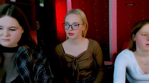 keuli_li online show from 02.23.26