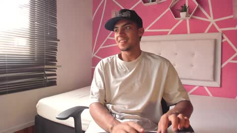 Snapshot of keviin_miller_ chatting on 12.03.24 online show from 12.03.24