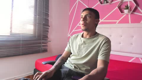 Snapshot of keviin_miller_ chatting on 12.04.24 online show from 12.04.24