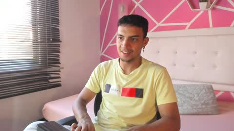 Snapshot of keviin_miller_ chatting on 12.07.24 online show from 12.07.24