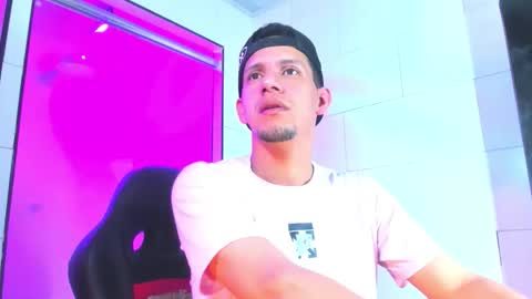 Snapshot of kevin__max_ chatting on 02.20.26 Kev online show from 02.20.26