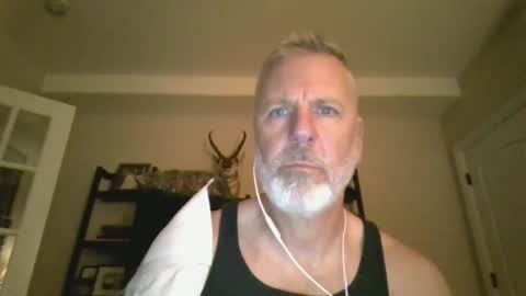 Snapshot of kevin_edges chatting on 09.17.25 kevin_edges online show from 09.17.25