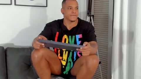 Kevin Lance online show from 01.12.25