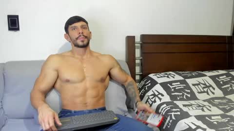 Snapshot of kevin_malone22 chatting on 06.08.26 kevin_malone22 online show from 06.08.26