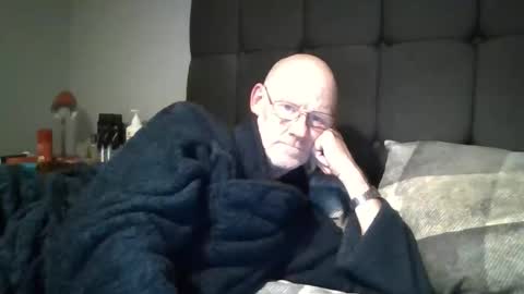 kevlooking4sez online show from 10.10.25