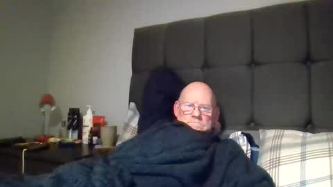 kevlooking4sez online show from 11.21.25