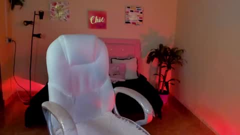 Snapshot of keyla_roberts_ chatting on 02.15.25 Adhara. Help me reach 100 likes online show from 02.15.25