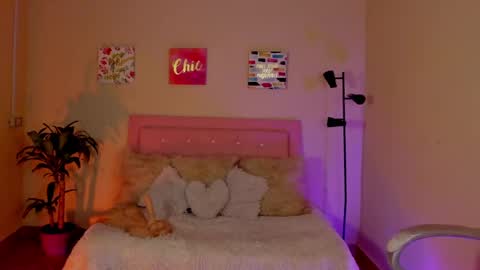 Snapshot of keyla_roberts_ chatting on 03.09.25 Adhara. Help me reach 100 likes online show from 03.09.25