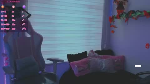 Snapshot of keyla_roberts_ chatting on 10.17.25 Adhara. Help me reach 100 likes online show from 10.17.25