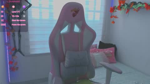 Snapshot of keyla_roberts_ chatting on 10.30.25 Adhara. Help me reach 100 likes online show from 10.30.25