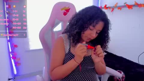 Snapshot of keyla_roberts_ chatting on 11.10.25 Adhara. Help me reach 100 likes online show from 11.10.25