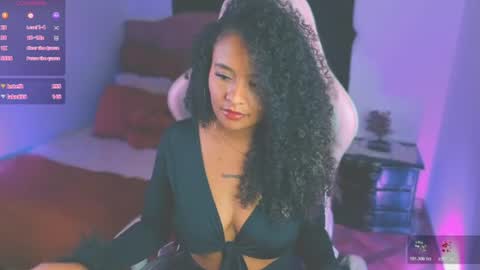 Snapshot of keyla_roberts_ chatting on 06.11.26 Adhara. Help me reach 100 likes online show from 06.11.26